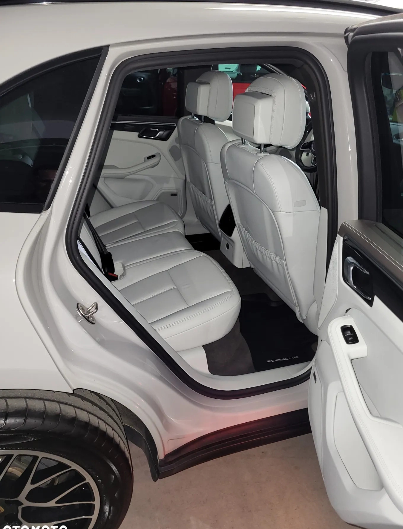 Porsche Macan cena 259000 przebieg: 21450, rok produkcji 2021 z Zakopane małe 529